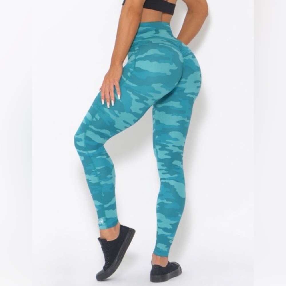 Bombshell Sportswear Green Camo Set - Picture 4 of 12